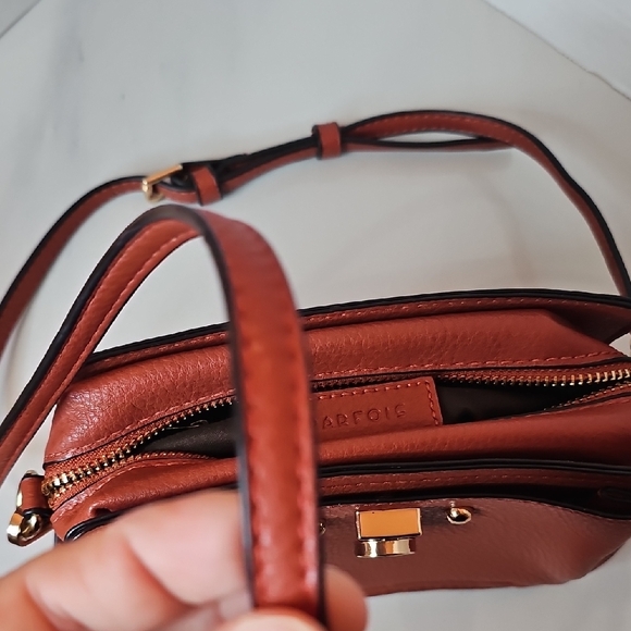 Elegant Orange Crossbody Bag - Picture 6 of 7